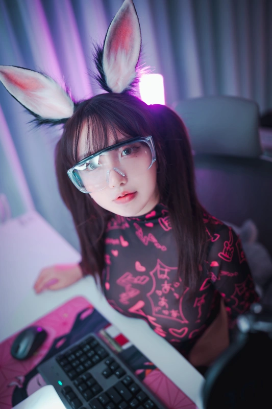 Son Ye-Eun (손예은) - Retro Gaming Girl - 孫樂樂(손예은)