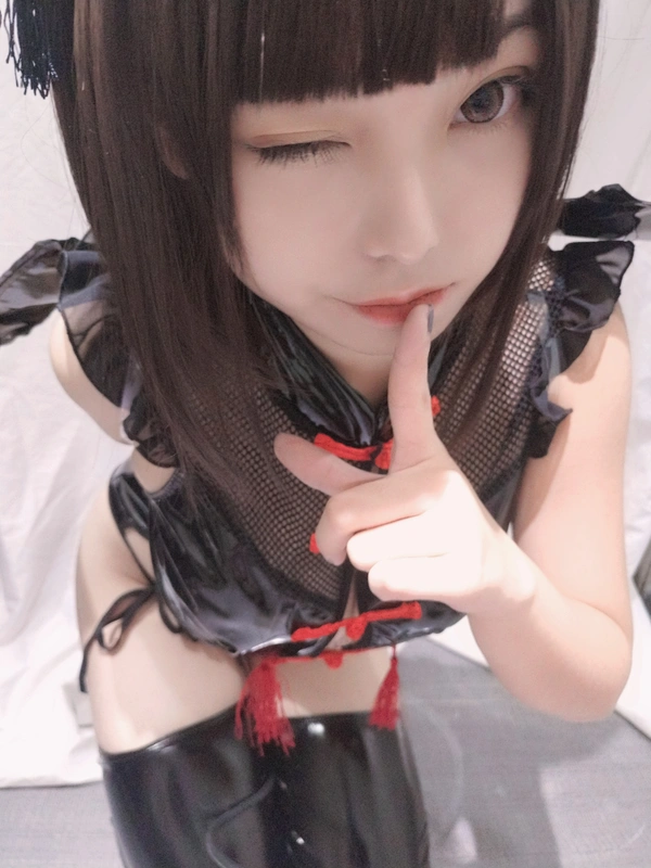 小恶魔自拍 - 蜜汁猫裘