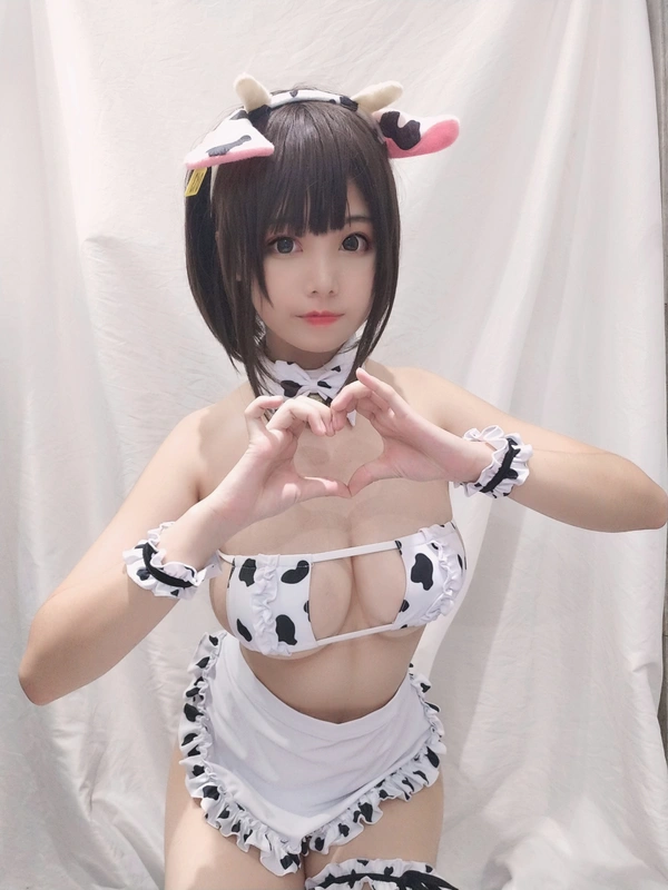 小奶牛自拍版女仆 - 蜜汁猫裘