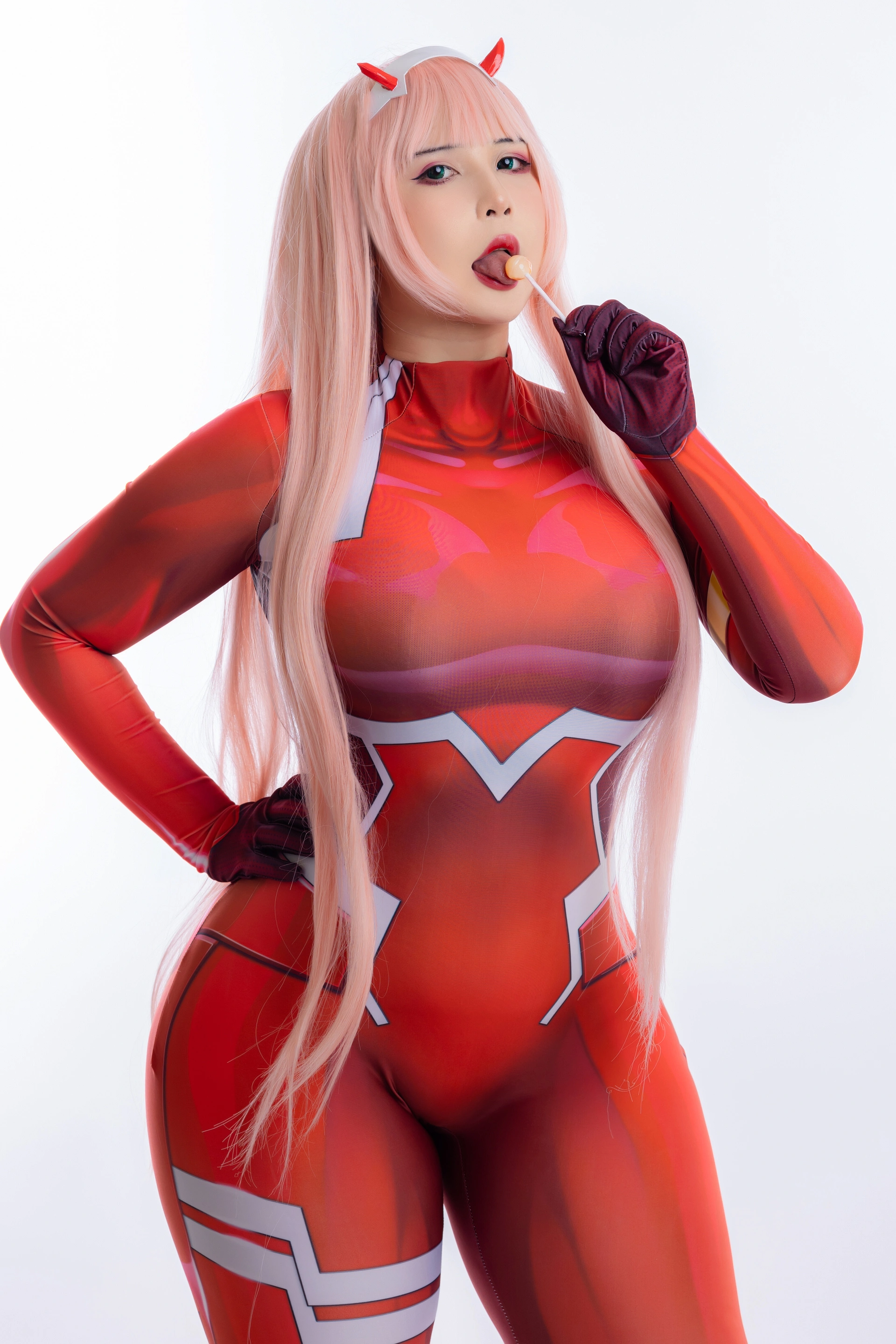 Uy Uy - NO.36 Zero Two 1