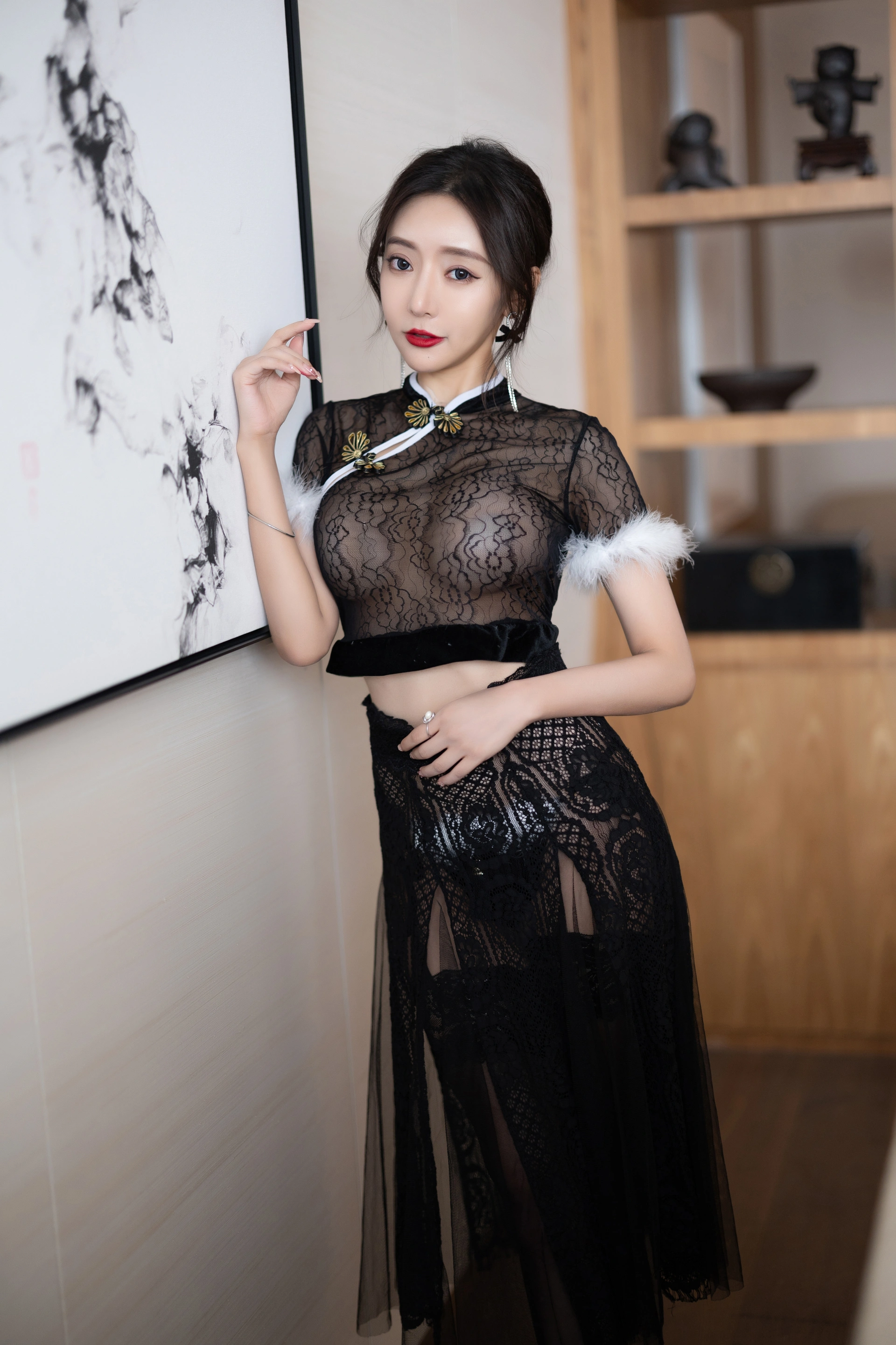 王馨瑶Yanni – NO.033  VOL.926 黑色网纱毛毛旗袍 1