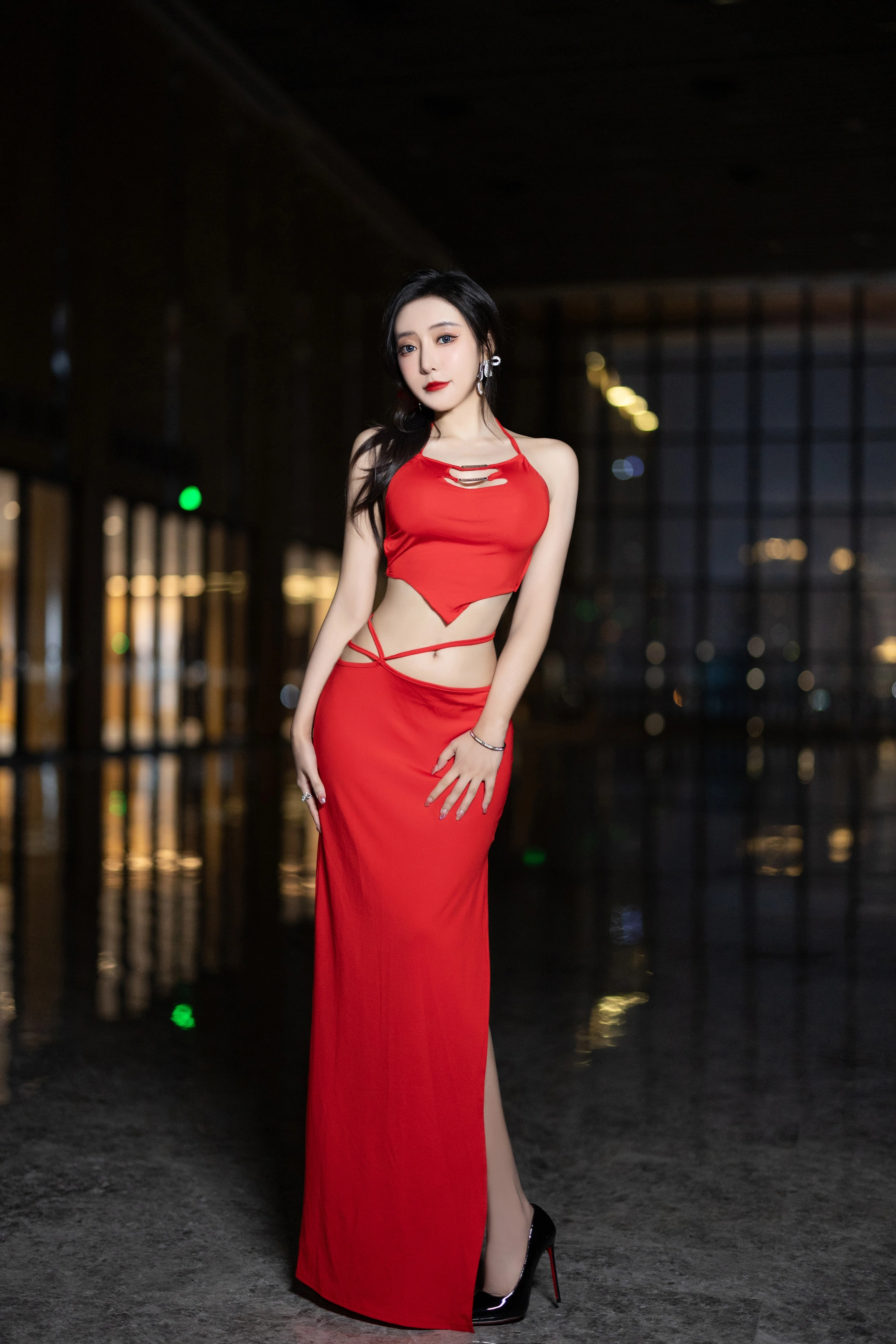 王馨瑶Yanni – NO.049 红色裙子拼杏色毛毛情趣 1